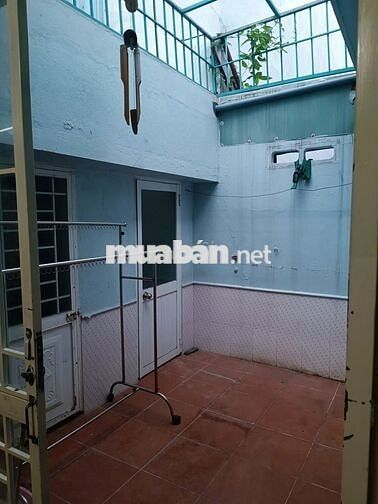 Cho thuê nhà ở 86 m2 ba phòng ngủ, gần siêu thị GO