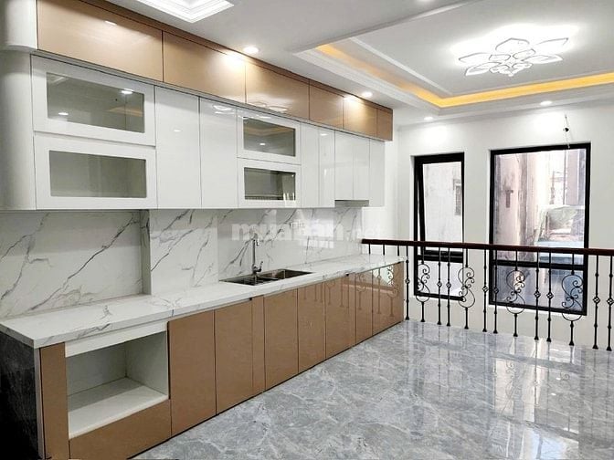 Bán nhà phố Tây Sơn ô tô đỗ, thang máy, DT 42m2, 6t, mt 4m, ở ngay.