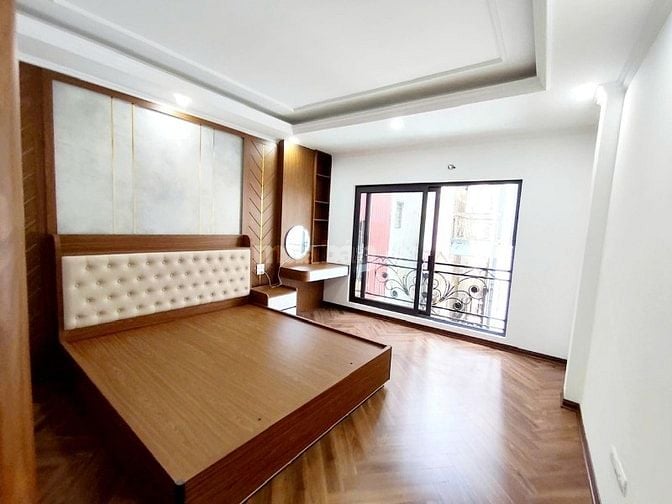 Bán nhà phố Tây Sơn ô tô đỗ, thang máy, DT 42m2, 6t, mt 4m, ở ngay.
