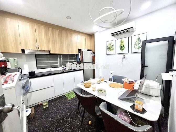 Đường Trần Hưng Đạo Q5,DTSD 40,2PN,2WC.Hoàn Công Đủ,Vào Ở Ngay........