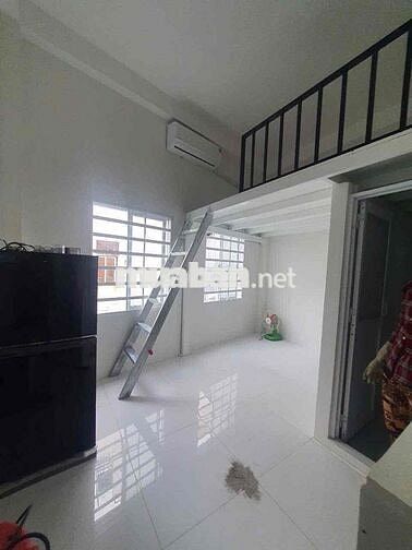 DUPLEX RỘNG RÃI, CỬA SỔ ĐÓN NẮNG - GẦN ĐH KINH TẾ, ĐH Bách Khoa