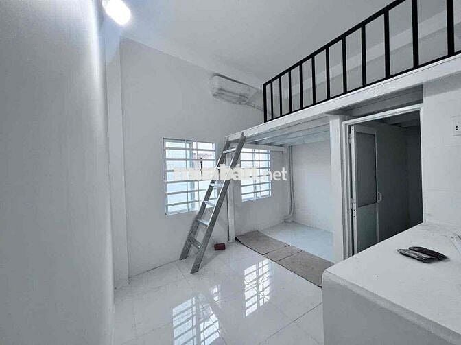 DUPLEX RỘNG RÃI, CỬA SỔ ĐÓN NẮNG - GẦN ĐH KINH TẾ, ĐH Bách Khoa