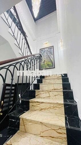 Căn Penthouse 339m2, 4PN, 4VS, 2 tầng, ban công siêu rộng