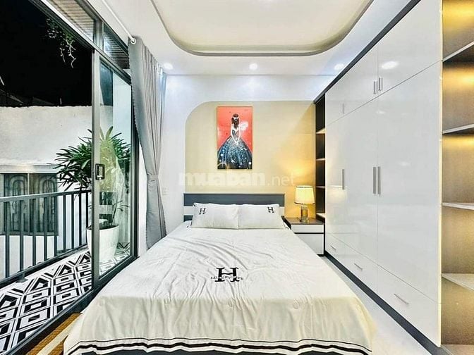 Cần thanh lý gấp nhà đường Tạ Uyên, Phường 15, Quận 5. 