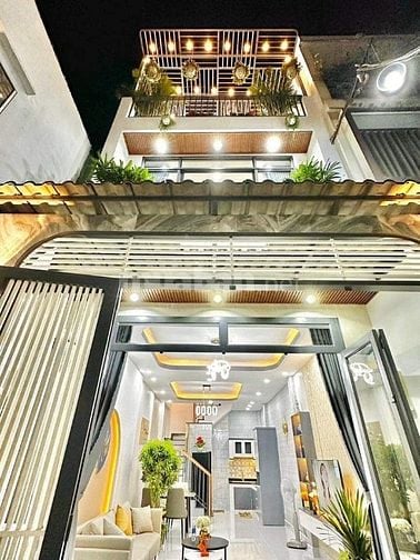 Cần thanh lý gấp nhà đường Tạ Uyên, Phường 15, Quận 5. 