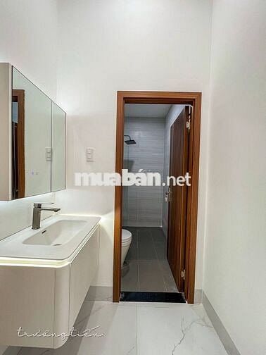 NHÀ MỚI ĐẸP CÒN KIÊN CỐ GIÁ RẺ 1TY450/120M2 NỘI THẤT ĐẦY ĐỦ SHR