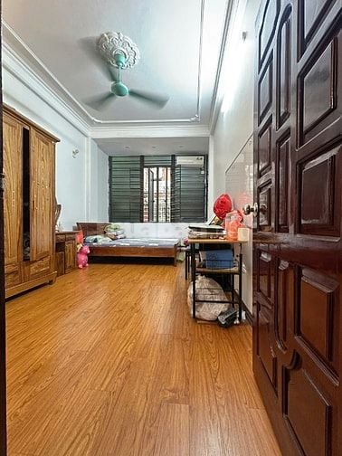 CHỈ 💥 7,886 tỷ 31m2 👉 5 TẦNG - LÊ TRỌNG TẤN - HOÀNG MAI
