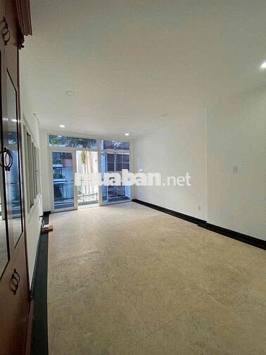 CHO THUÊ NHÀ FULL ỐP KÍNH CÓ THANG MÁY NGAY 2B CAO THẮNG QUẬN 3