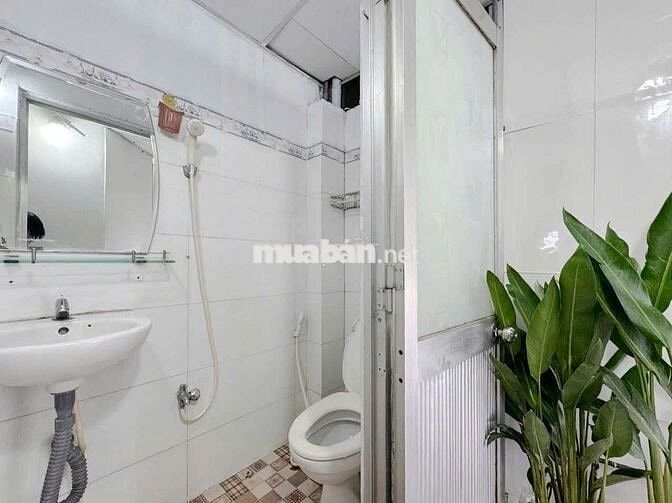 2 PHÒNG NGỦ BAN CÔNG - full nội thất - nằm khu trung tâm