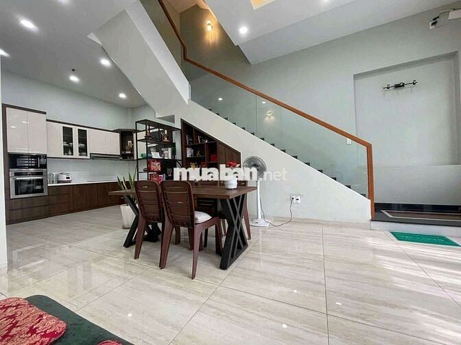 MT Dương Quảng Hàm, Gò Vấp. DT 5x15, 4 Lầu