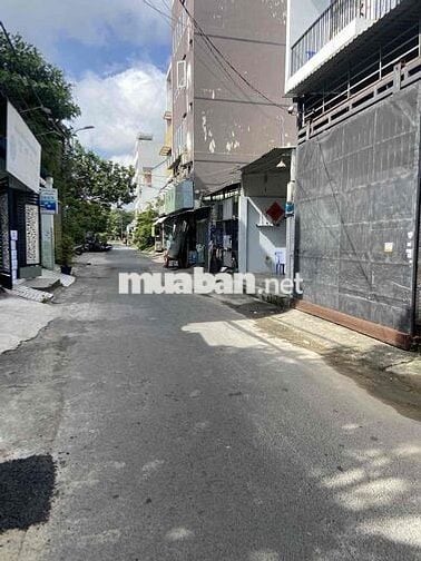 Gia đình cần bán nhà c4 đang cho thuê diện tích 100m2 giá 1ty050tr