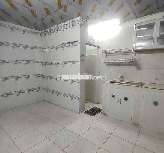 Phòng 1 trệt 1 lầu gần Đại Học Luật 3.5triệu