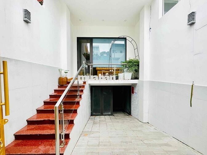 SIÊU PHẨM NHÀ ĐẸP 92C BẠCH MÃ P.15 QUẬN 10 - 4 TẦNG - CÓ THANG MÁY