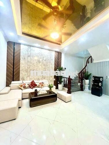 🏠 Nhà xây kiên cố, chắc chắn, vị trí đắc địa gần Ngã Tư Sở – tiện ích