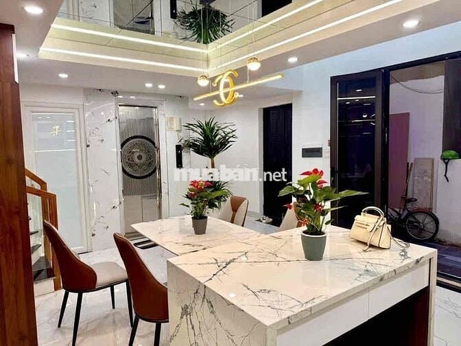 Bán nhà ngõ Trường Chinh 41m 6 tầng thang máy gần phố giá 11.8 tỷ