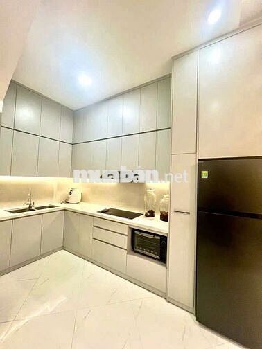🏠 Nhà xây kiên cố, chắc chắn, vị trí đắc địa gần Ngã Tư Sở – tiện ích