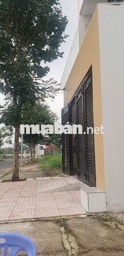 nhà mặt tiền khu đô thị mới mở thị trấn cần giuộc