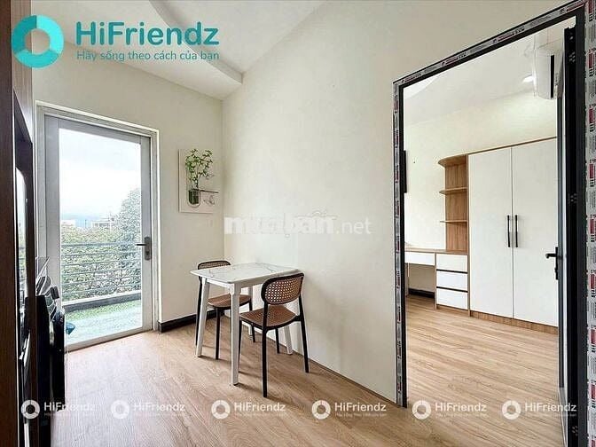Cho thuê Studio Ban công rộng, Full nội thất Tại Công viên làng hoa.
