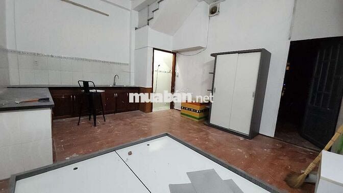 CHO THUÊ STUDIO  FULL NỘI THẤT RỘNG 30M2  - SÁT BÊN VĂN LANG CS3- IUH