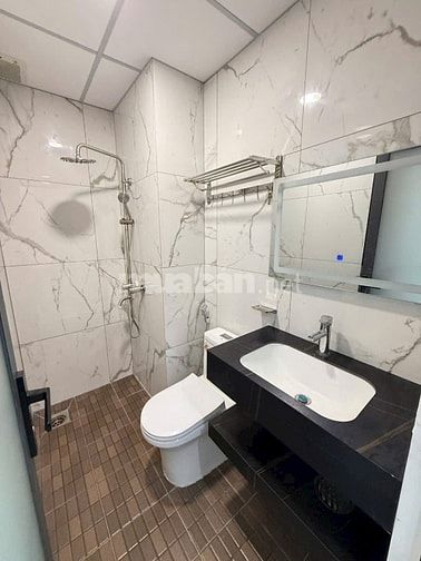 Bán tòa nhà 6 Lầu, căn hộ dịch vụ góc 3 mặt hẻm 6m Chu Văn An, P12