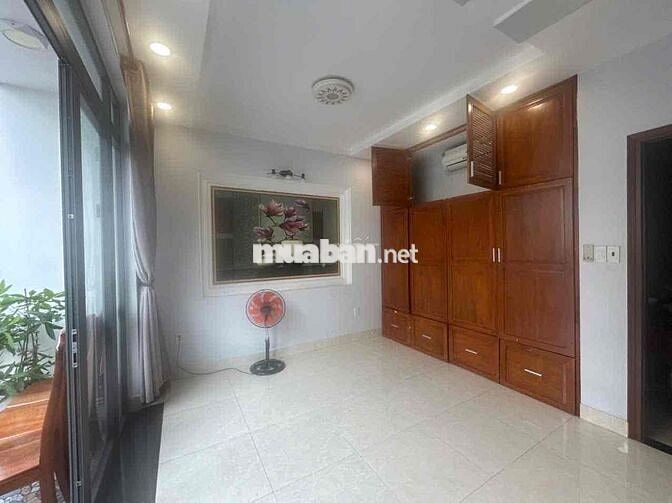 PHÒNG TRỌ LẦU 1 BAN CÔNG  GIÁ SINH VIÊN