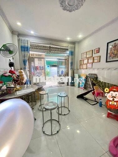 NHÀ 2 TẦNG, DT (4X13)M2, HẺM XE HƠI, GIÁP TÂN PHÚ, GIÁ 4.85 TỶ CÒN TL