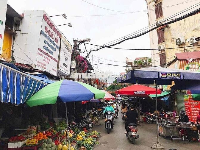 —Nhà tôi mới mua mảnh đất ,hết tháng chuyển sang nước ngoài cần bán gấ