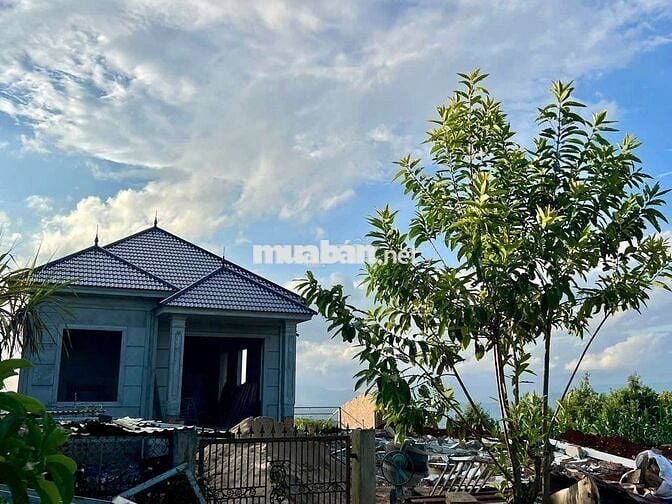 View săn mây, view toàn cảnh thành phố và sân bay Lâm Đồng chi 4xx