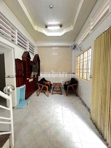 Nhà lầu hẻm Nguyễn Chí Thanh gần chợ Rạch Sỏi