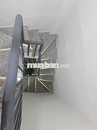 Bán nhà Hoàng Văn Thụ,13m2,3 tầng,2PN,kế bên là Sân Bay Tân Sơn Nhát