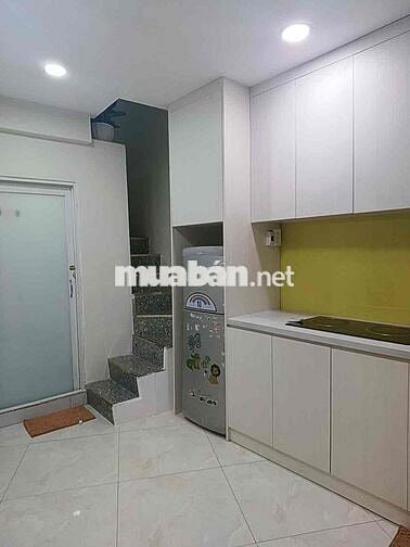 Bán nhà Hoàng Văn Thụ,13m2,3 tầng,2PN,kế bên là Sân Bay Tân Sơn Nhát