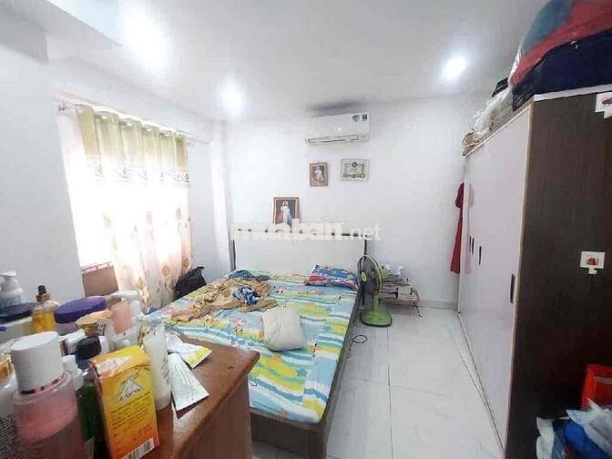 Bán nhà Duy Tân, 20m2, 2 Tầng,  nhà mới sach đẹp, TL