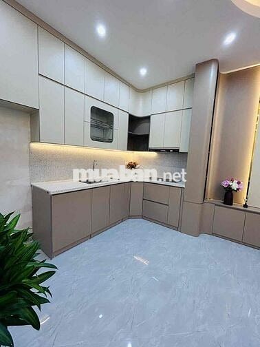 Bán nhà ngõ Linh Quang 30,5m 5 tầng 3 bước ra ô tô tránh giá 9.3 tỷ
