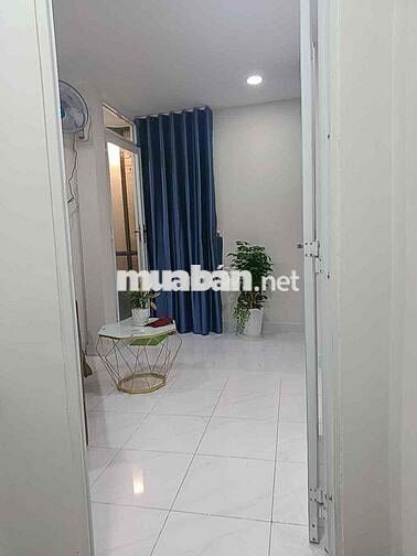 Bán nhà Hoàng Văn Thụ,13m2,3 tầng,2PN,kế bên là Sân Bay Tân Sơn Nhát