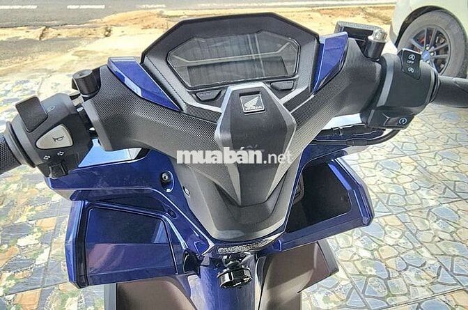 Honda Vario 160 odo 7k km đẹp leng như mới.