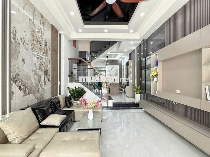 Nhà trệt lầu phong cách hiện đại, chủ cần bán giá ngộp 820T.R/100m²