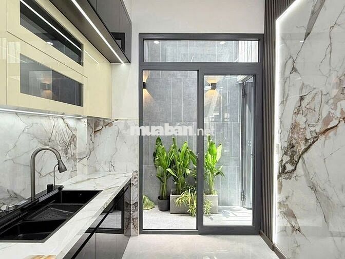 Nhà trệt lầu phong cách hiện đại, chủ cần bán giá ngộp 820T.R/100m²