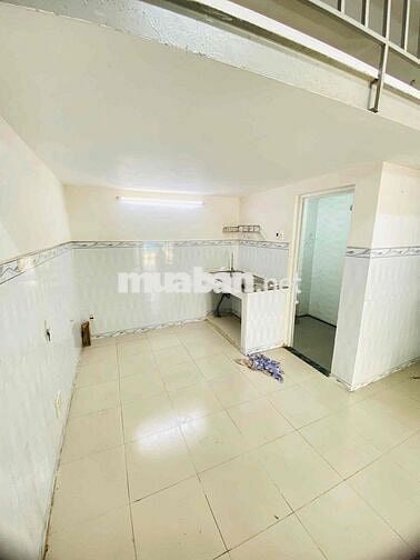 Phòng trọ cao cấp có Gác và Sân mặt trước 4tr8 có máy lạnh 30m2