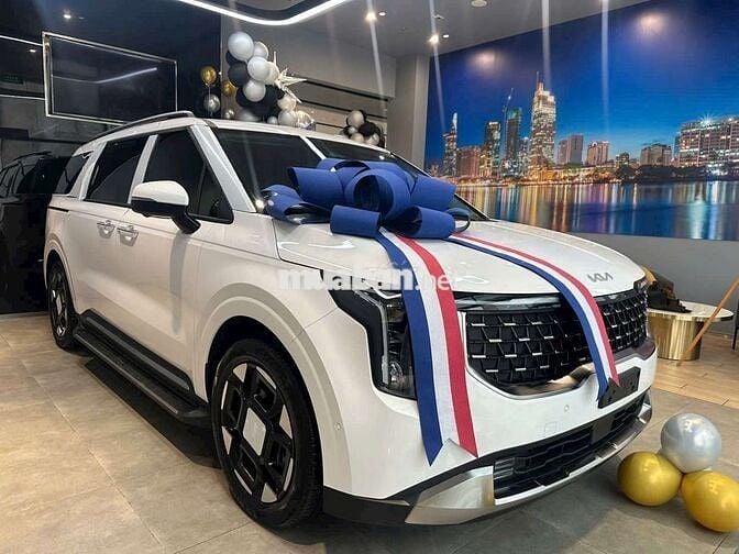 Xe mới 100% odo 20km Carnival 2.2 Premium 7s 2025