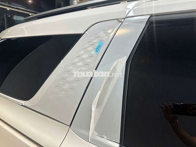 Xe mới 100% odo 20km Carnival 2.2 Premium 7s 2025