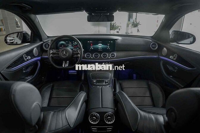 Mercedes Benz E Class 2022 E300 AMG - Bank 90%