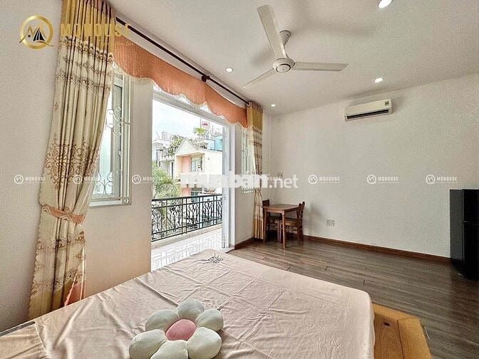 Ban công tách bếp Thang Máy Full nội thất Cộng Hoà gần sân bay TSN