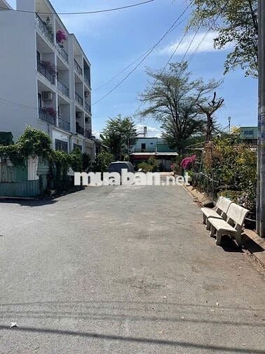 Nhà góc 2 mặt tiền,3,5 tấm,4pn,5 nvs,phòng giặt,phòng thờ,sân thượng