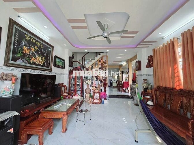 Nhà góc 2 mặt tiền,3,5 tấm,4pn,5 nvs,phòng giặt,phòng thờ,sân thượng