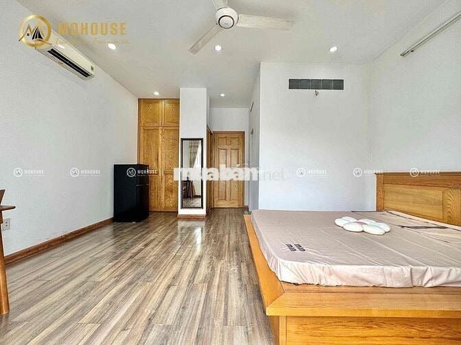 Ban công tách bếp Thang Máy Full nội thất Cộng Hoà gần sân bay TSN