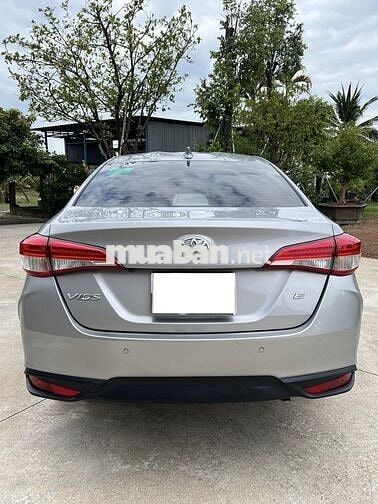 Toyota Vios 2023 số sàn, màu xám