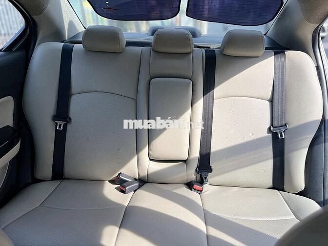 Mitsubishi Attrage 2017 CVT - 51000 km xám đẹp