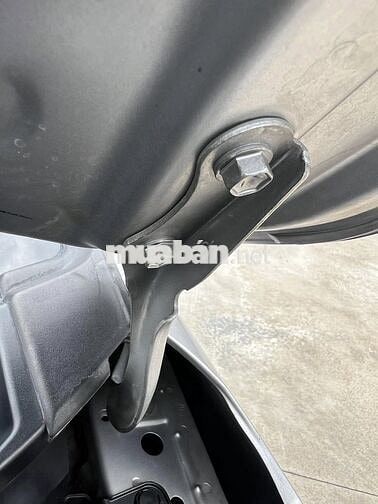 Toyota Vios 2023 số sàn, màu xám