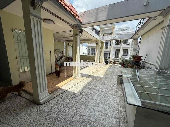 Nhà tích hợp ở hẻm 200m2,gồm xưởng,văn phòng,nhà ở quận Bình Tân