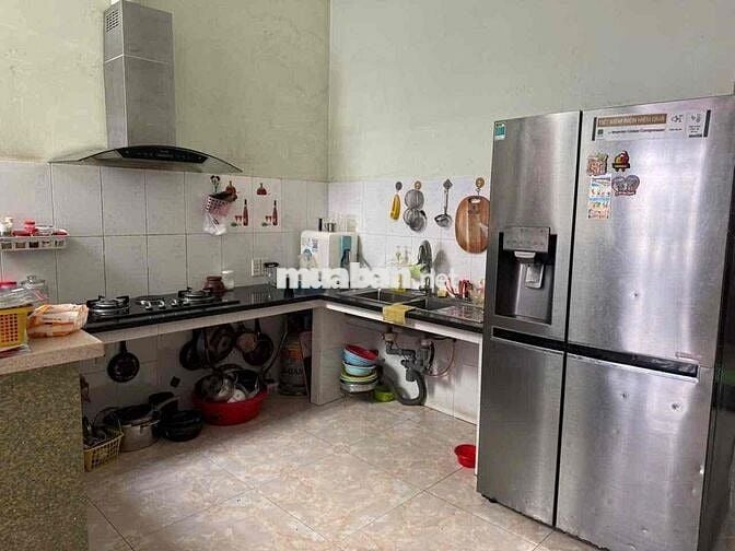 Nhà tích hợp ở hẻm 200m2,gồm xưởng,văn phòng,nhà ở quận Bình Tân